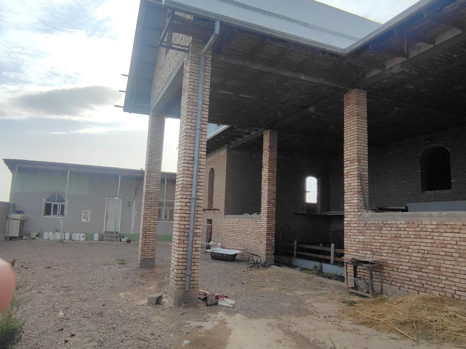 Uchaska sotiladi 61 sotik