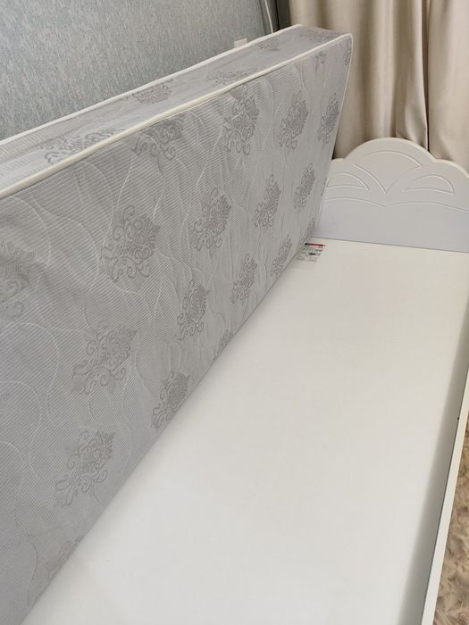 Продам  кровать 80*200