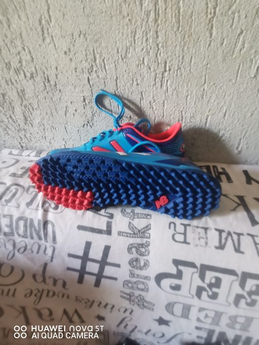 Ghete de fotbal new balance furon