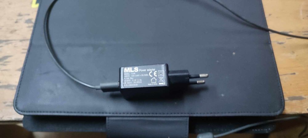 Таблет с безжична клавиатура и калъф