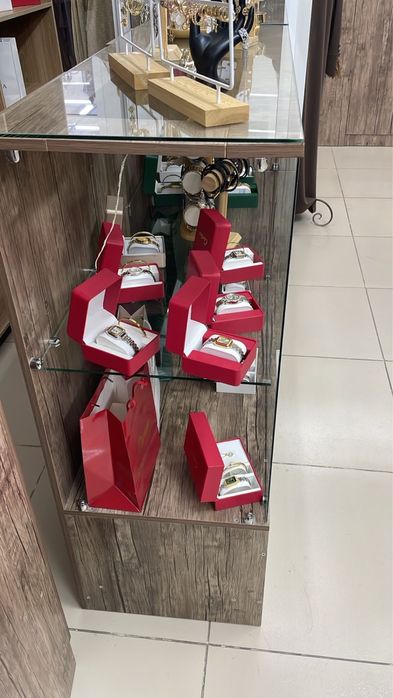 Витрина, островок, мебель