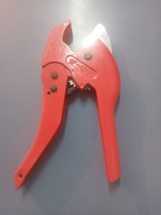 Ножницы для пластиковых труб