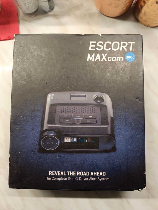 Detector radar Escort MaxCam 360c in cutie husa