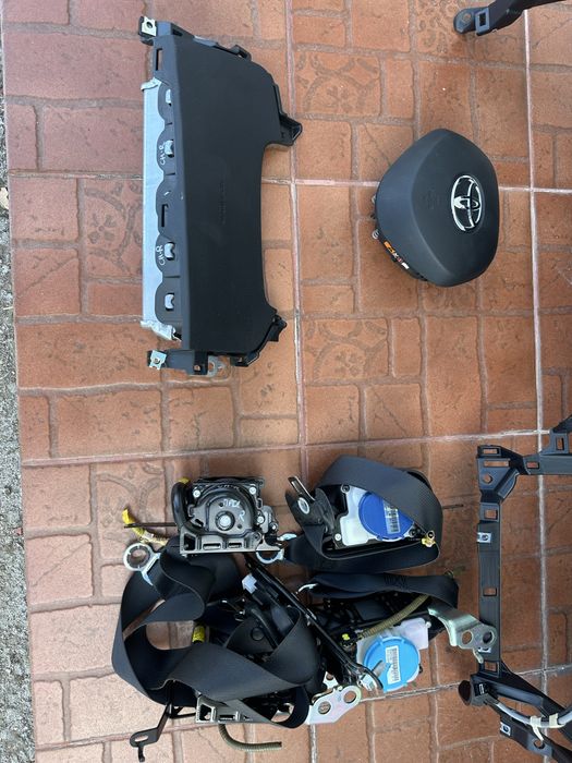 Колани Toyota C-HR 16-23 г