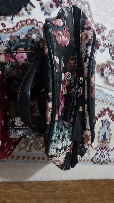 Сумка-рюкзак с цветочным принтом