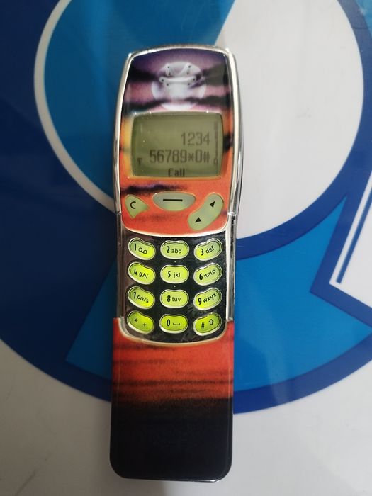 ! Първа серия ! Nokia 3210 със слайд панел , отлична
