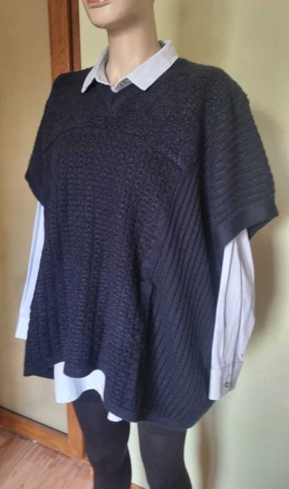 Pulover fara maneci Weekend Max Mara, 100% lana virgina, S/M