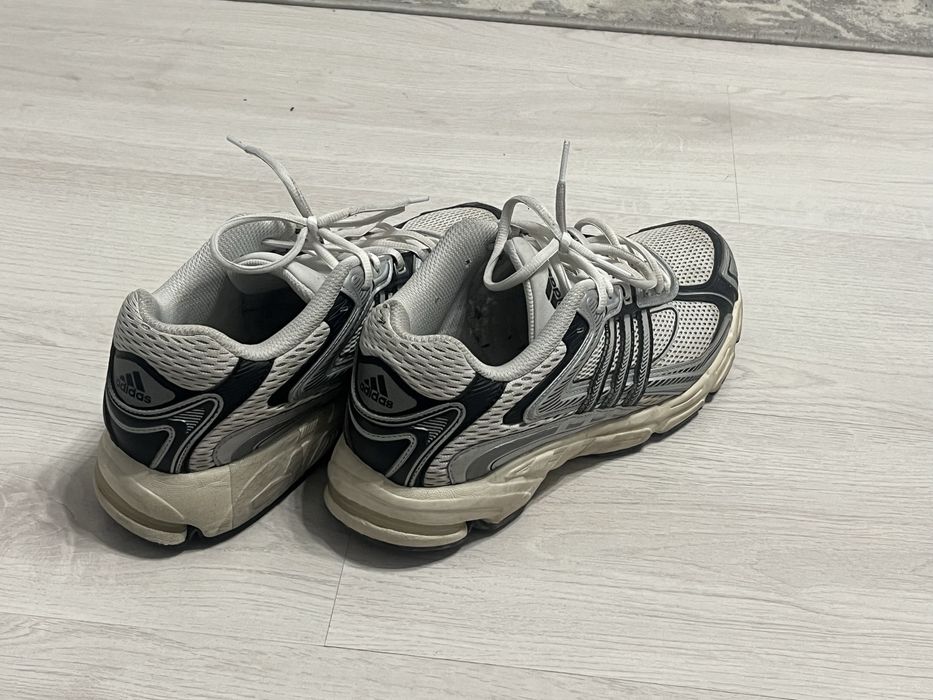 Кроссовки Adidas Response CL 43 размер. Оригинал