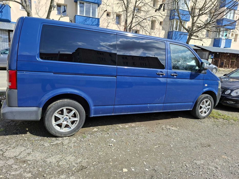 Vând microbuz Wolkswagen Caravelle Wolkswagen 8+1