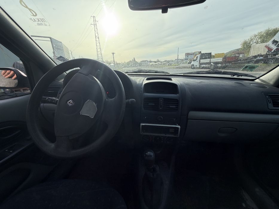 Renault Clio 1.2 16V 75 hp 2002 g на части