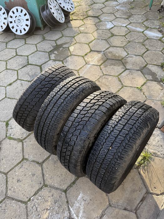 Здравейте, продавам гуми за бус 15-ки