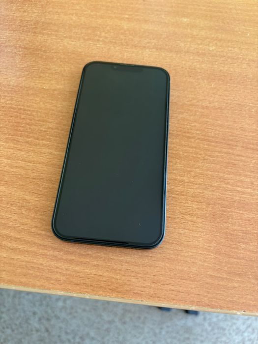 Продам iphone 13 в идеальным состоянии
