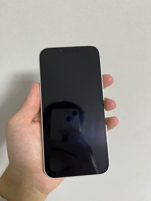 Белый iPhone 16e 128 GB