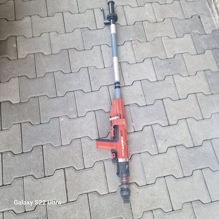 Dispozitiv de plantat cuie hilti