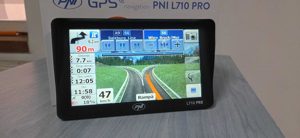 GPS PNI L710 PRO 7" cu Parasolar – Harti iGO Primo HERE 2026 la zi + 2 Alimentatoare