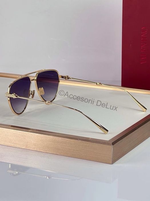 Ochelari de Soare Valentino Garavani V - Stud II 3D Aviator Frame Noi Full Box [Verificare Colet] Gold