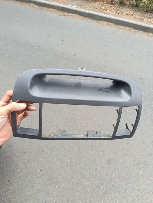 Продам рамку магнитолы (магнитофона) Камри 30 35 американец