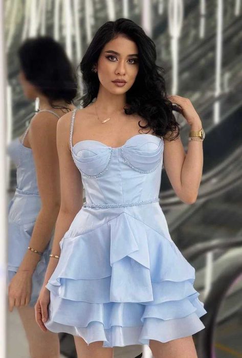 Официална къса рокля в нежно синьо