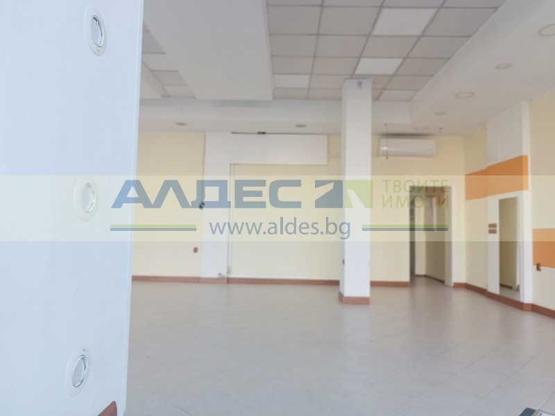 Дава се под наем Магазин в София, Център - 100 кв.м за 780 € - Снимка #1