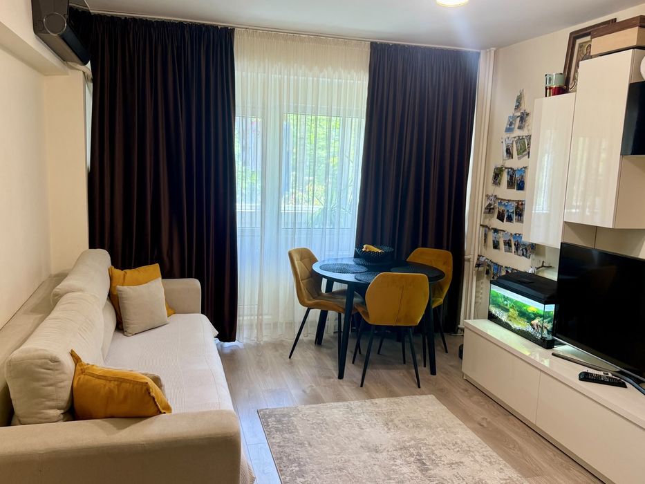 Apartament utilat si mobilat complet. 2 camere modificat la 3 camere