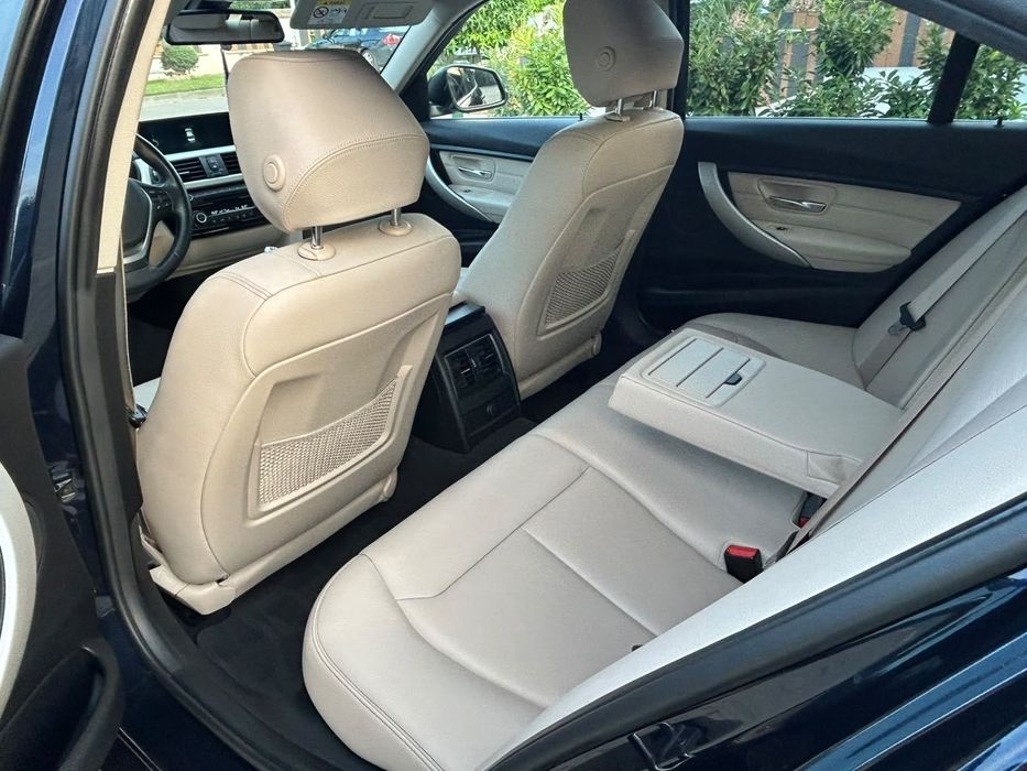 BMW Seria 3 BMW Seria 3 330e 2.0 Benzina Plug-in Hybrid 252Cp