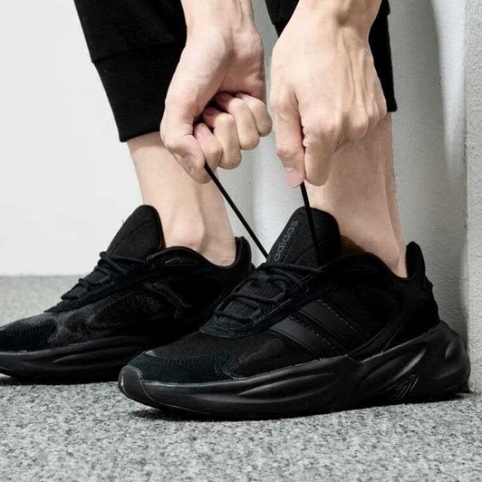 Продам кроссовки Adidas