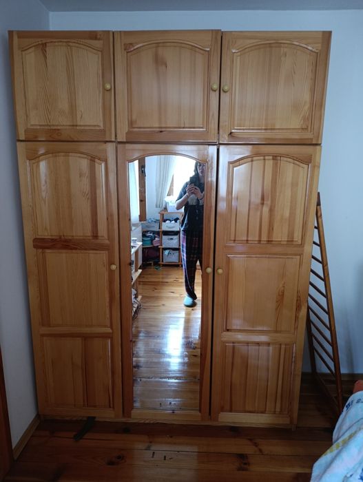 Масивен гардероб чам