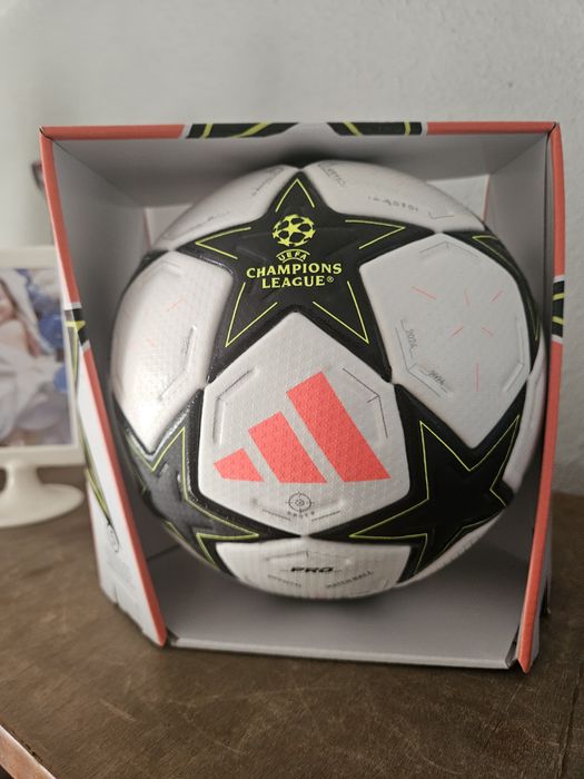 Mingi oficiale de joc.