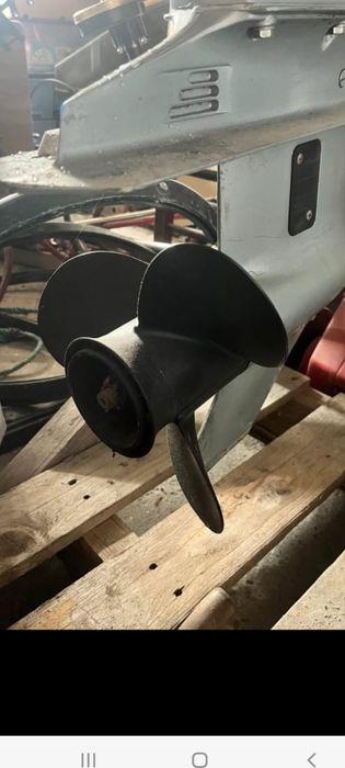 Vând Motor Barcă Evinrude 35 CP 2T, Cizmă Lungă – Sau SCHIMB cu motor de 20-25-30cp, dar cu cizma scurtă