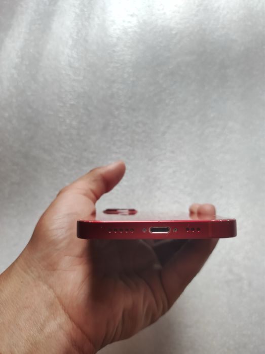 iPhone 13 128GB RED