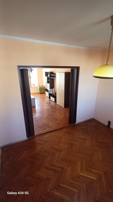 Дава се под наем многостаен апартамент в Кърджали