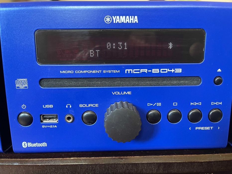 YAMAHA MCR-B043 micro система CD колони дистанционно MP3 USB Bluetooth