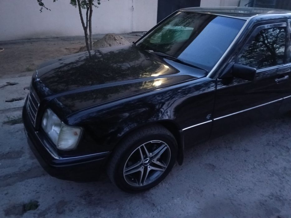 Продам Мерседес w124 3.0