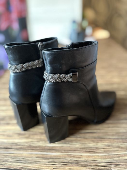 Кожаные ботинки новые