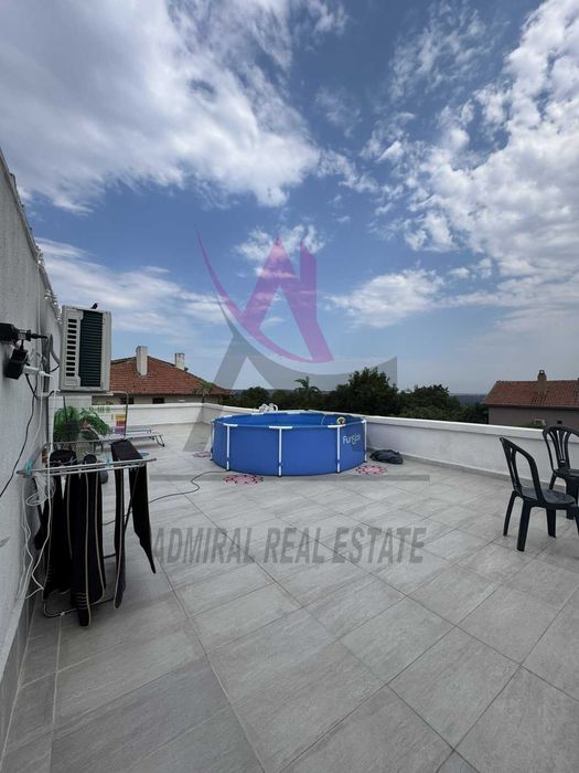 Самостоятелна къща - село Бенковски