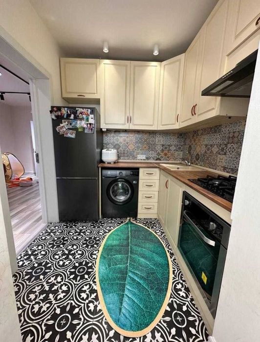 Продаётся 2в3/3/5 на ул.Саламатина 56м2