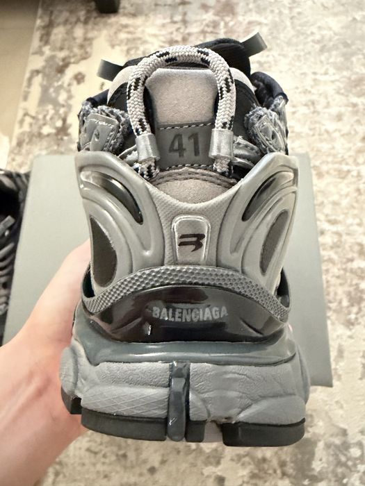 balenciaga runner