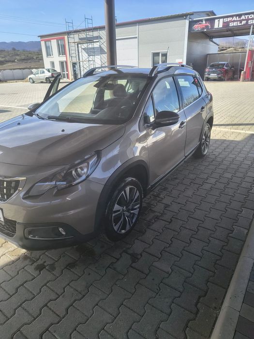 Peugeot 2008 Distribuție și ulei schimbate la 90000 km, cauciucuri all season noi,