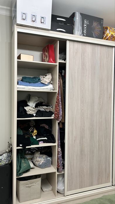 Продам два шкафа-купе