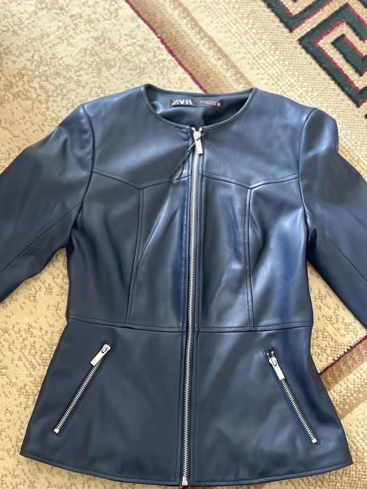 Продам куртку новая