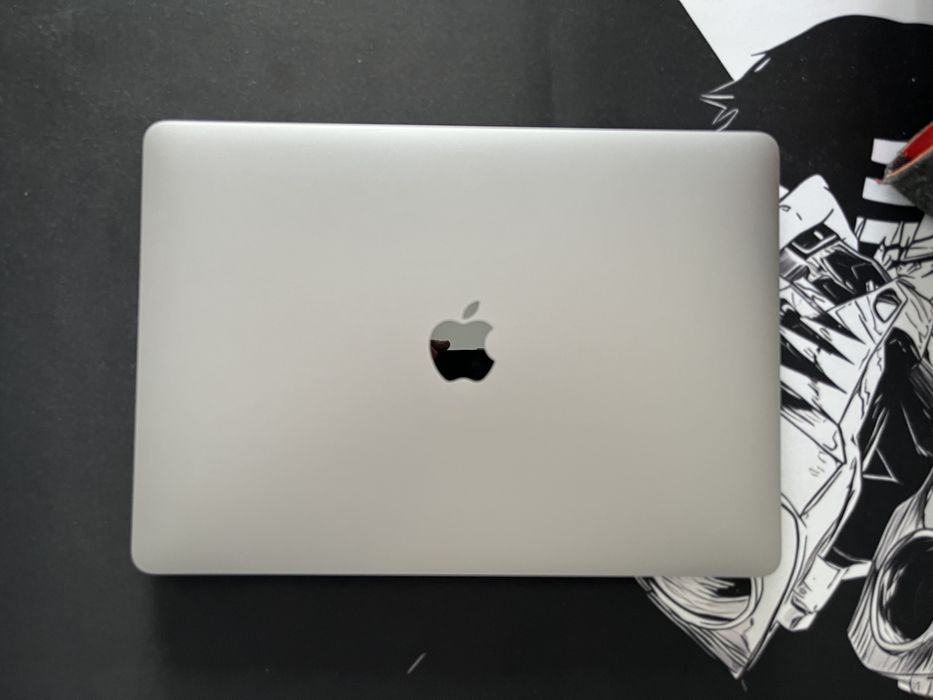 Macbook air 13 M1 8/256 Gb