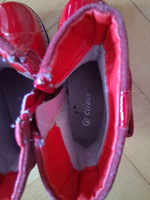 Ghete rosu pt fetite