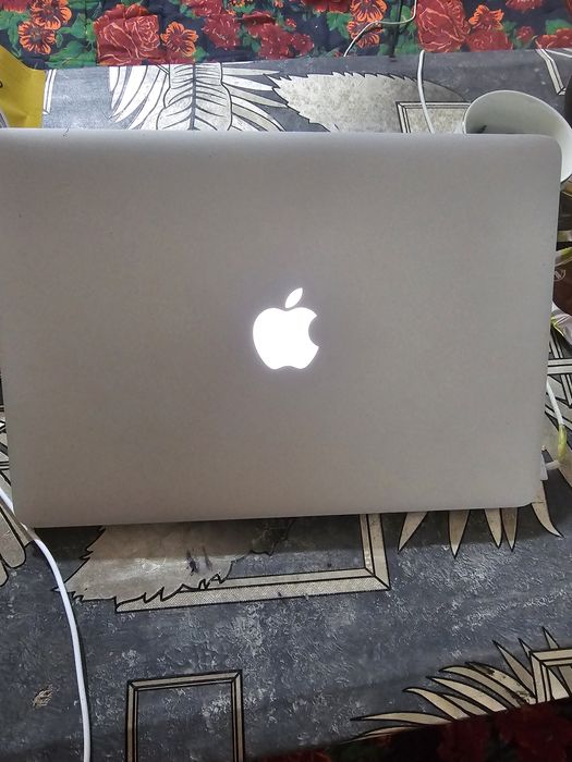 Aplle Macbook Air 2012