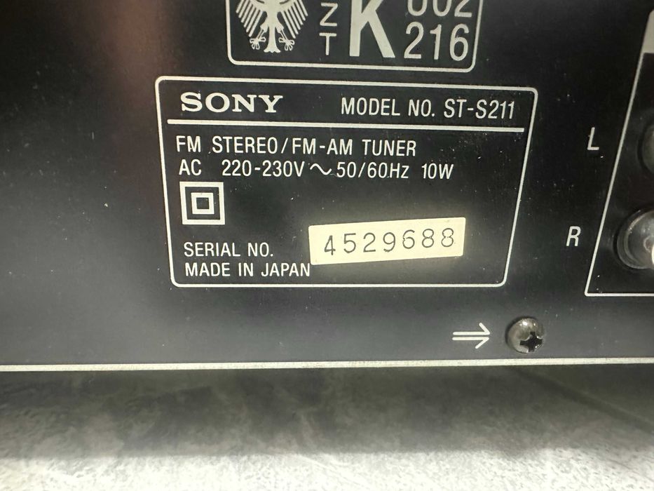 Тунер Sony ST-S120  Тунер Sony ST-S211