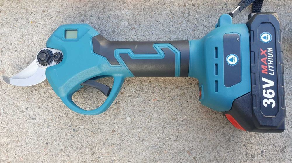 3 в 1 Резачка и Ножица с прът - удължител Акумулаторни