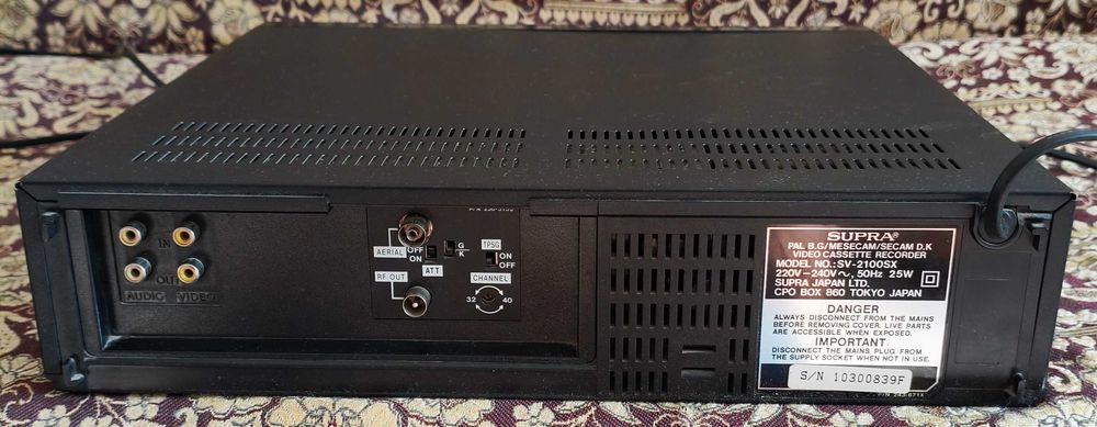 Видеомагнитофон "SUPRA". Япония