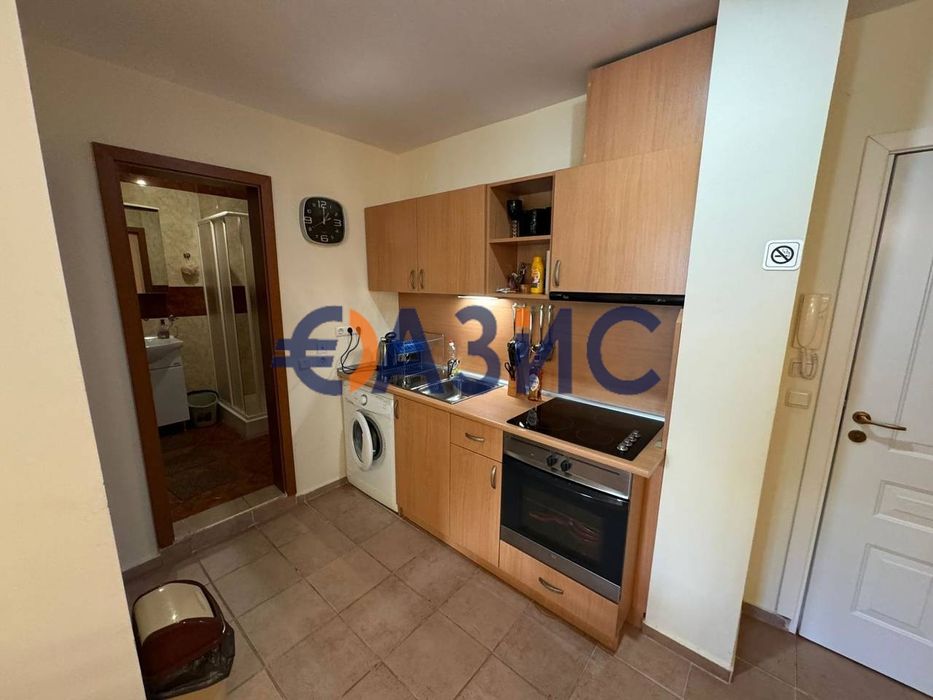 Продава се Двустаен апартамент в к.к. Слънчев бряг - 56 кв.м за 1161 €/кв.м - Снимка #3