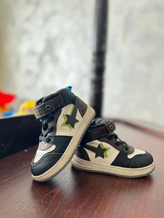 Продам детскую обувь на мальчика