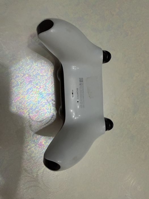 Геймпад от PS5 и подходит на пк