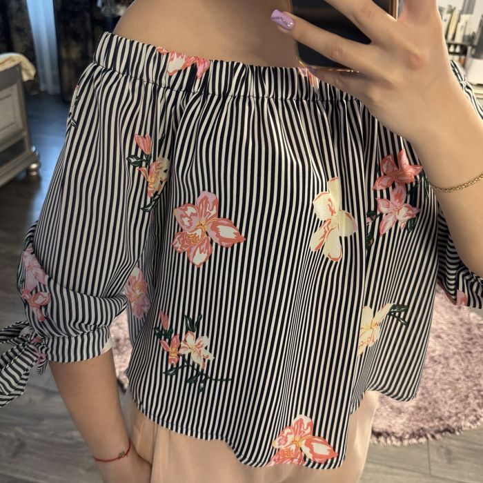 Bluză cu umerii goi